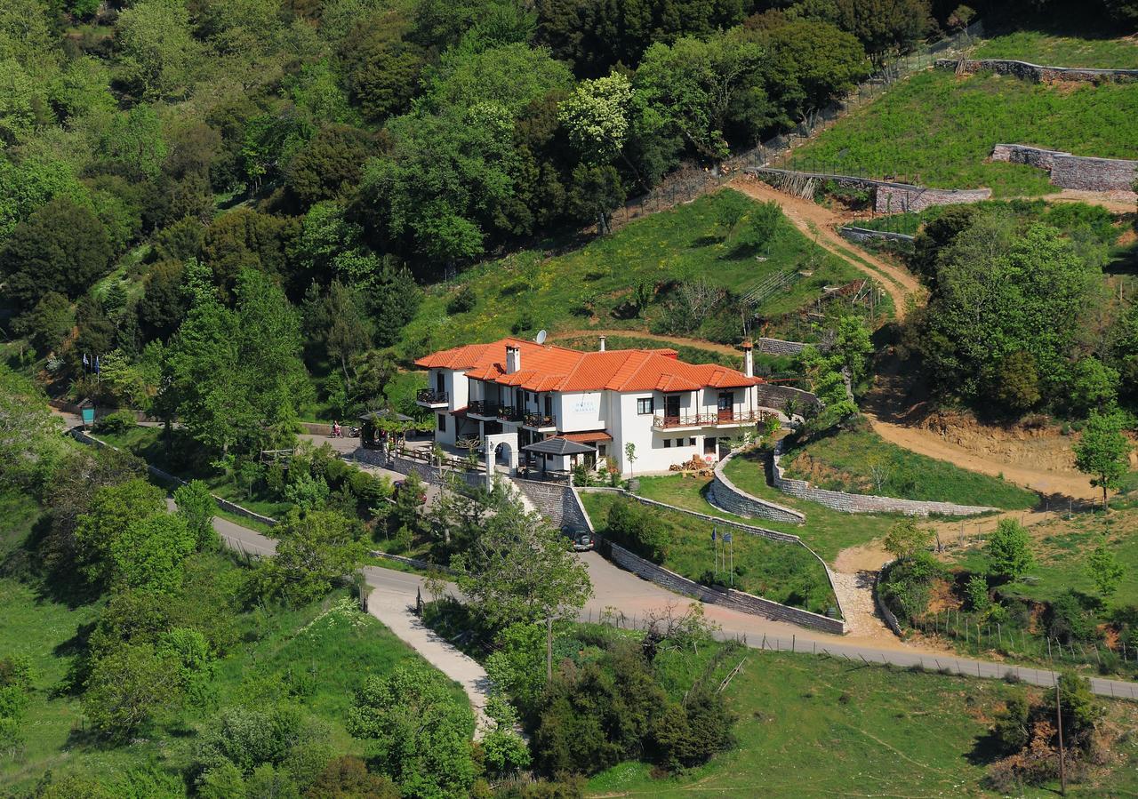 Hotel Makkas Krentis Exterior photo