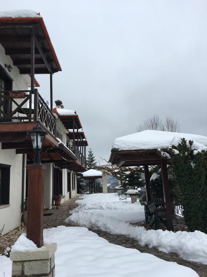 Hotel Makkas Krentis Exterior photo