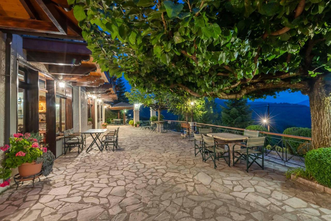 Hotel Makkas Krentis Exterior photo